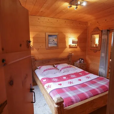 Oda ve Kahvaltı D'hotes La Taniere De Groumff